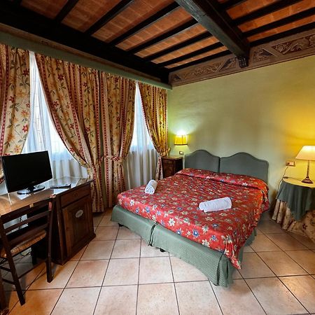 Villa Le Camelie Siena Bagian luar foto