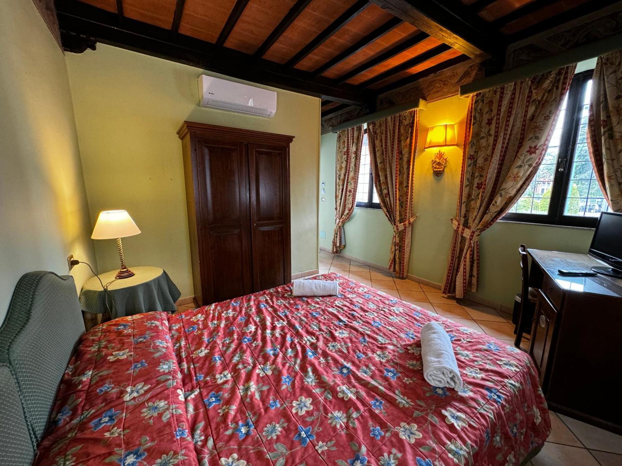 Villa Le Camelie Siena Bagian luar foto